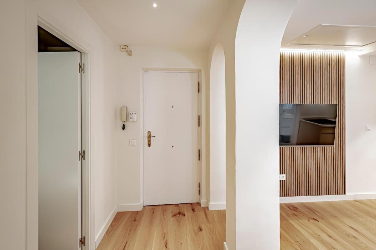 Cb10 - Stylish Modern Apartment- 5-minute Walk To Gran Via Appartement Madrid