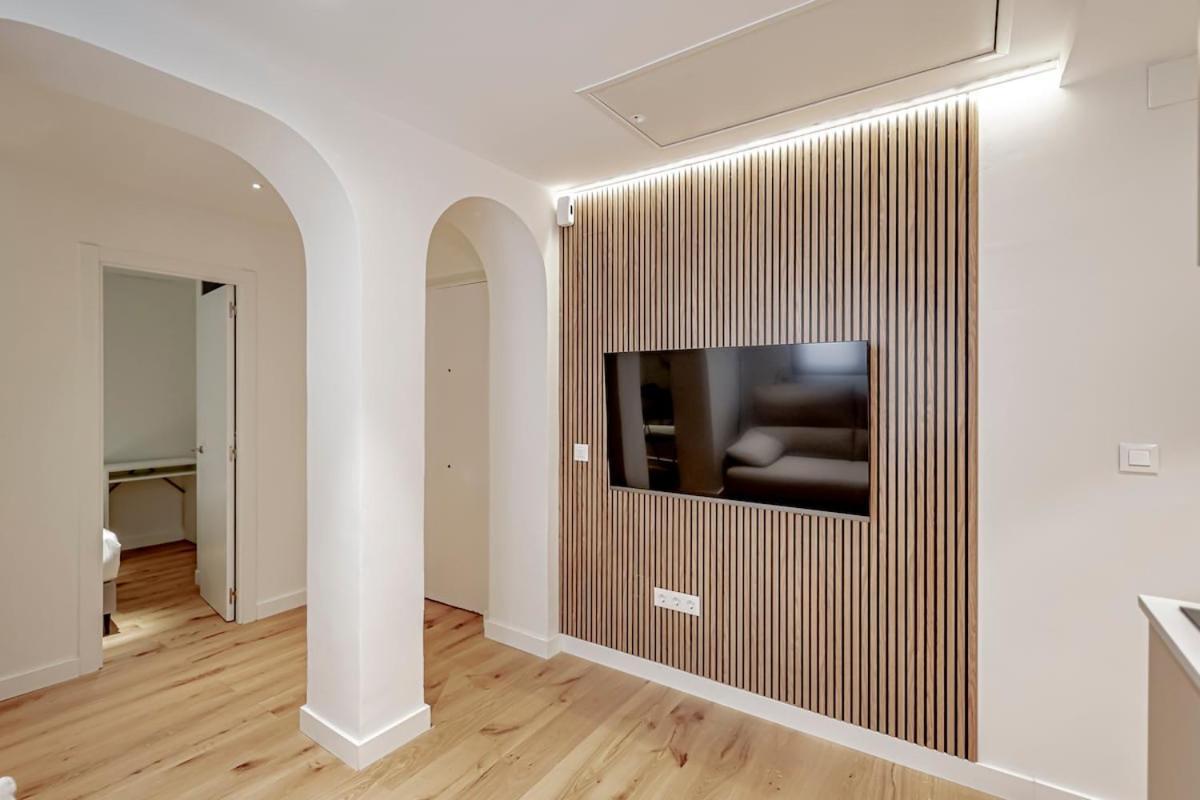Cb10 - Stylish Modern Apartment- 5-minute Walk To Gran Via *