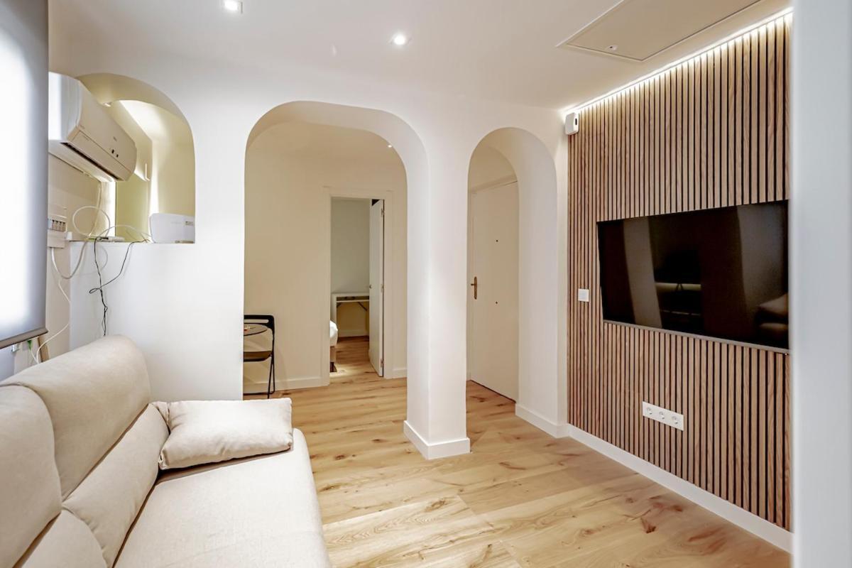 Cb10 - Stylish Modern Apartment- 5-minute Walk To Gran Via