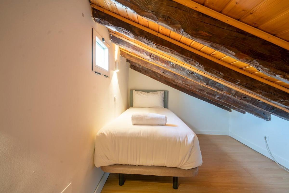 Cb10 - Stylish Modern Apartment- 5-minute Walk To Gran Via *