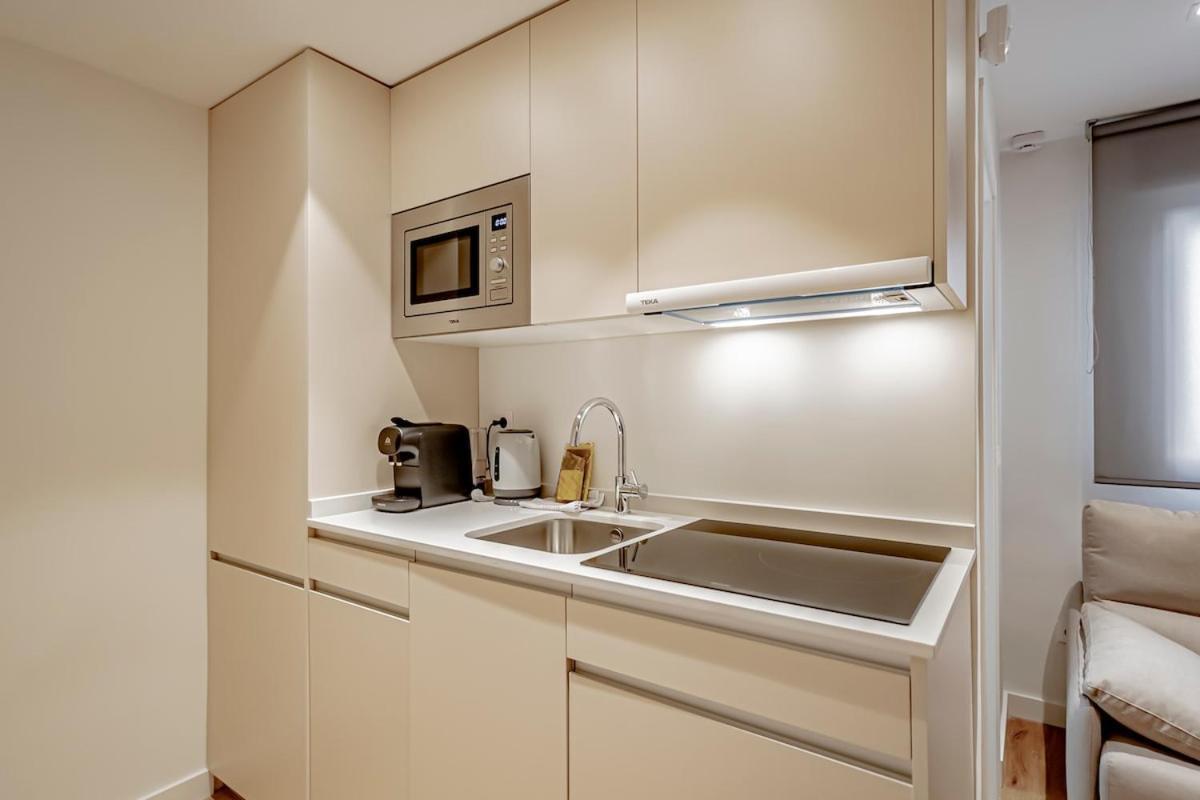 Cb10 - Stylish Modern Apartment- 5-minute Walk To Gran Via Appartement *